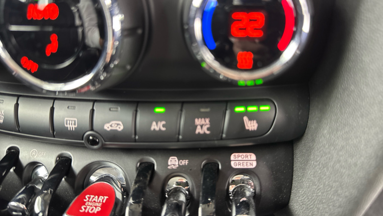 MINI Hatchback 1.5 Cooper Classic Premium 5dr Auto Petrol Hatchback